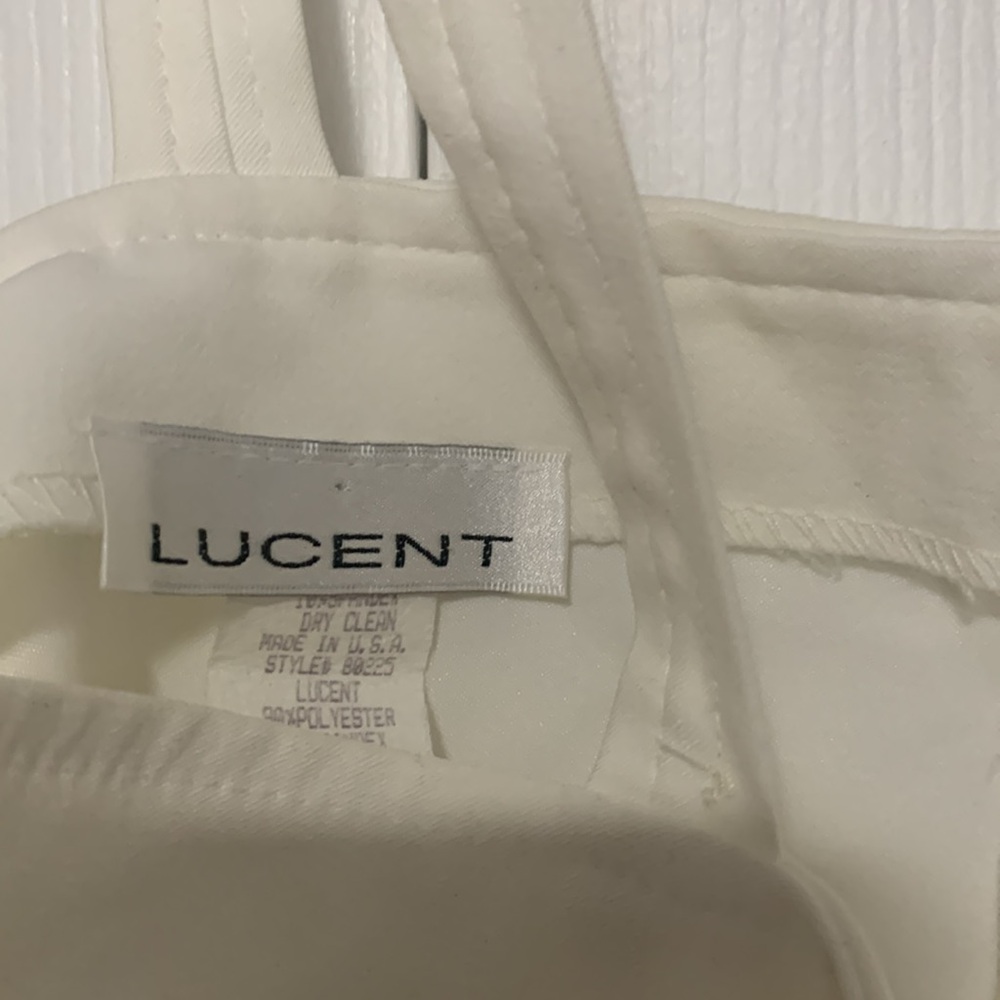 Chic Cream Women's Crop Top - Picture 6 of 7